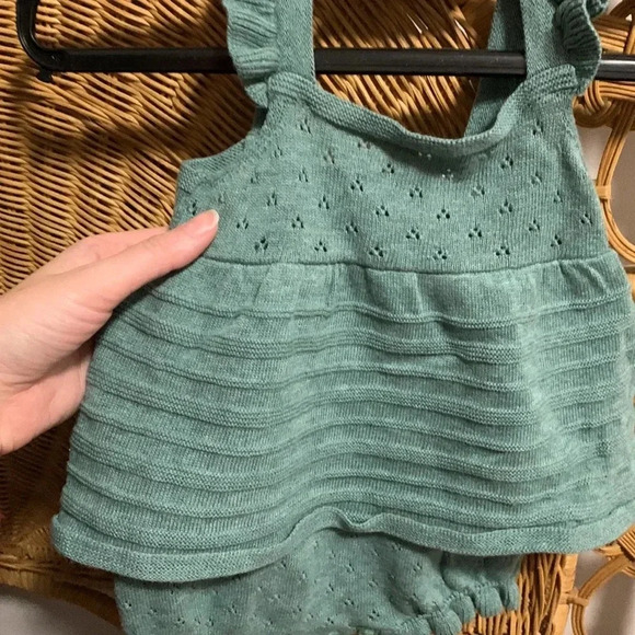 Stitch & Bean baby knit romper - Picture 2 of 7